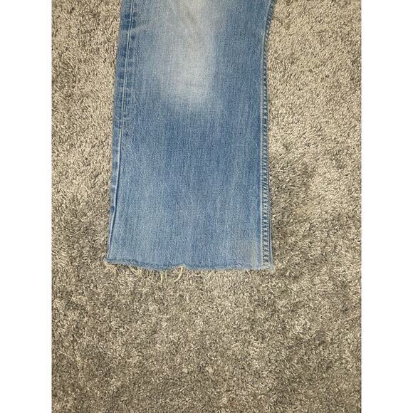 Levi's 512 Size 33 Waist and 28-inch Inseam Bootcut Distressed Button Fly - Picture 4 of 11
